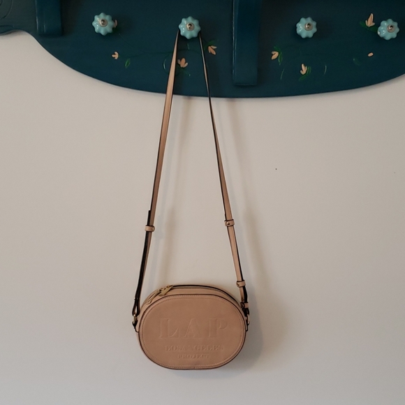 Purse - Picture 2 of 8